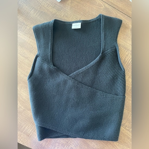 ABERCROMBIE BLACK LUXE LOFT WRAP TOP--SWEATER TANK--CROPPED--SIZE SMALL--EUC - Picture 2 of 5